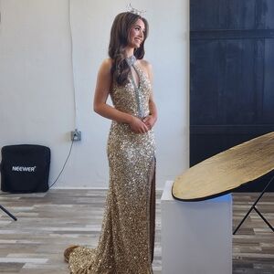 Like New Ashley Lauren Gold Beaded Stoned Pageant Evening Gown